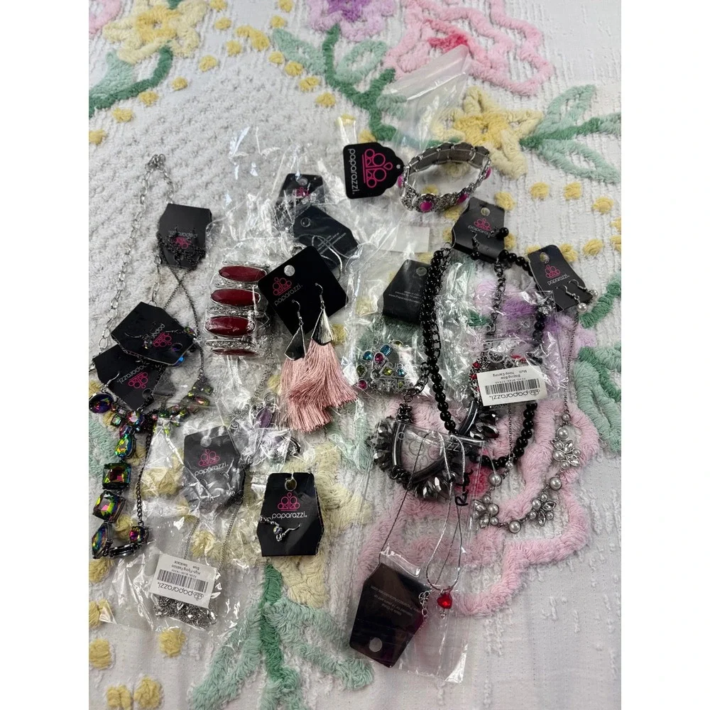 Paparazzi Jewelry‎ Assortment Multi Color Necklace Bracelet 14 pieces